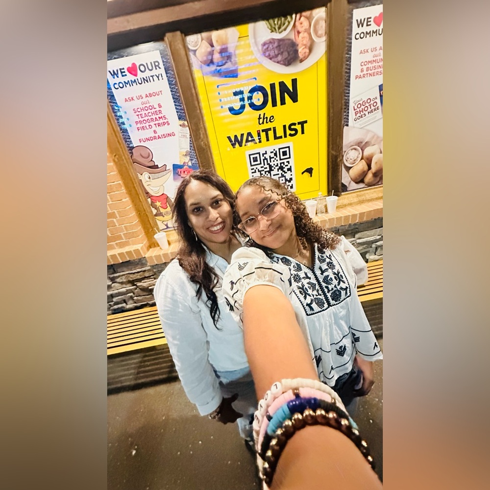 🦋🦋WHO’s READY/ POP-UP SHOW 🦋🦋 - Picture 9 of 11